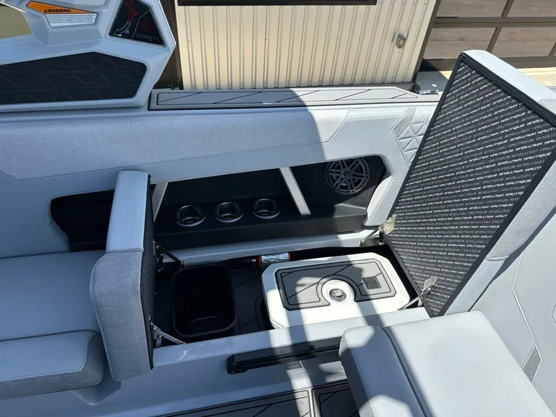 Slide: The Image of Nautique Super Air Nautique GS22 2026 - 35