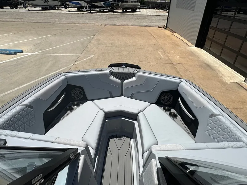 Slide: The Image of Nautique Super Air Nautique GS22 2026 - 38