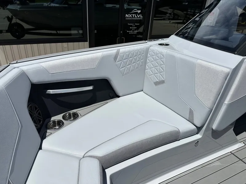 Slide: The Image of Nautique Super Air Nautique GS22 2026 - 40