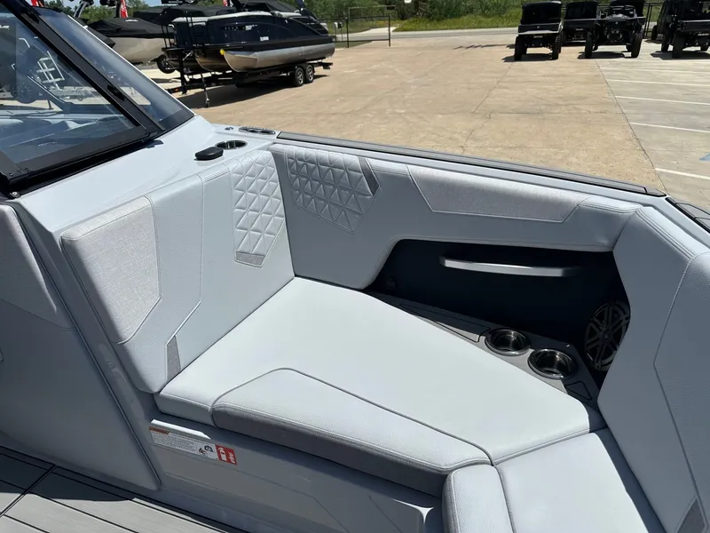 Slide: The Image of Nautique Super Air Nautique GS22 2026 - 41