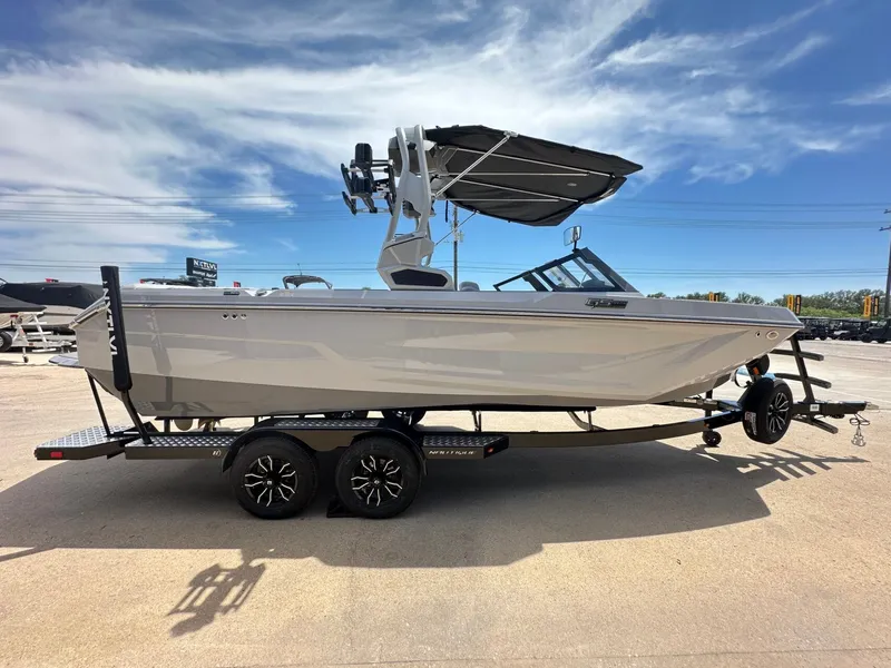 Slide: The Image of Nautique Super Air Nautique GS22 2026 - 6