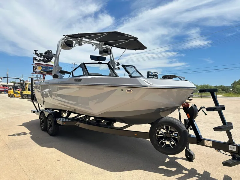 Slide: The Image of Nautique Super Air Nautique GS22 2026 - 7