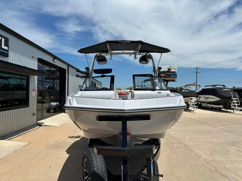 Slide: The Image of Nautique Super Air Nautique GS22 2026 - 8