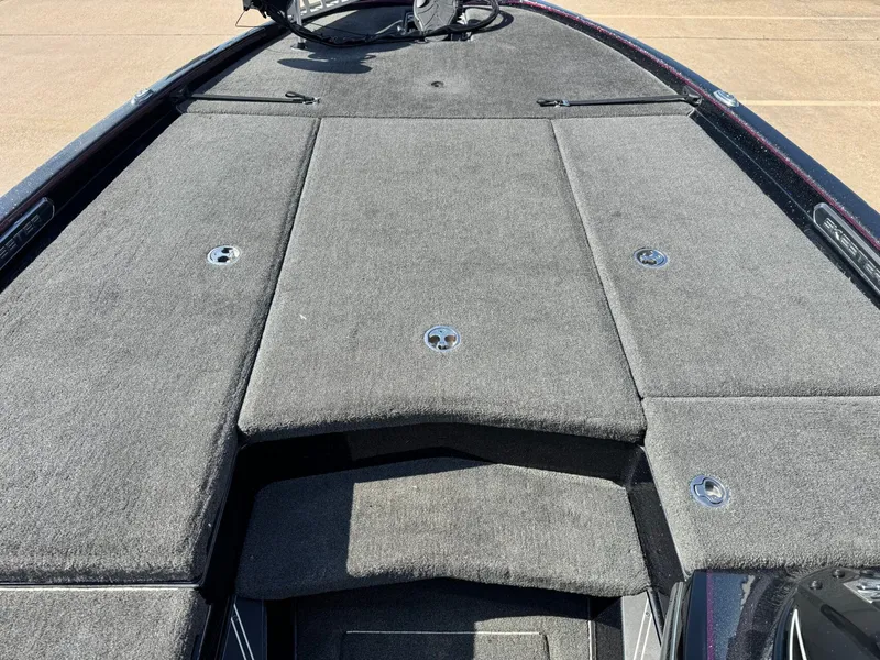 Slide: The Image of 2018 Skeeter FX21 boat deck with gray carpet. - 10