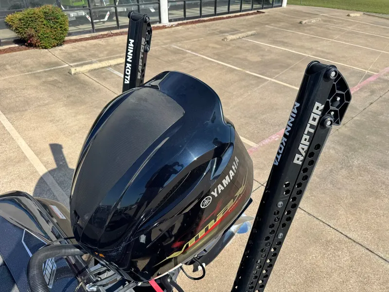 Slide: The Image of 2018 Skeeter FX21 with Yamaha engine and Minn Kota Raptor. - 13