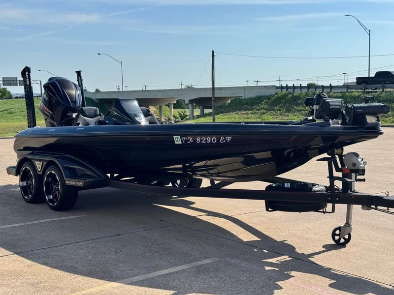 Slide: The Image of 2018 Skeeter FX21 boat on trailer, ready for use. - 6