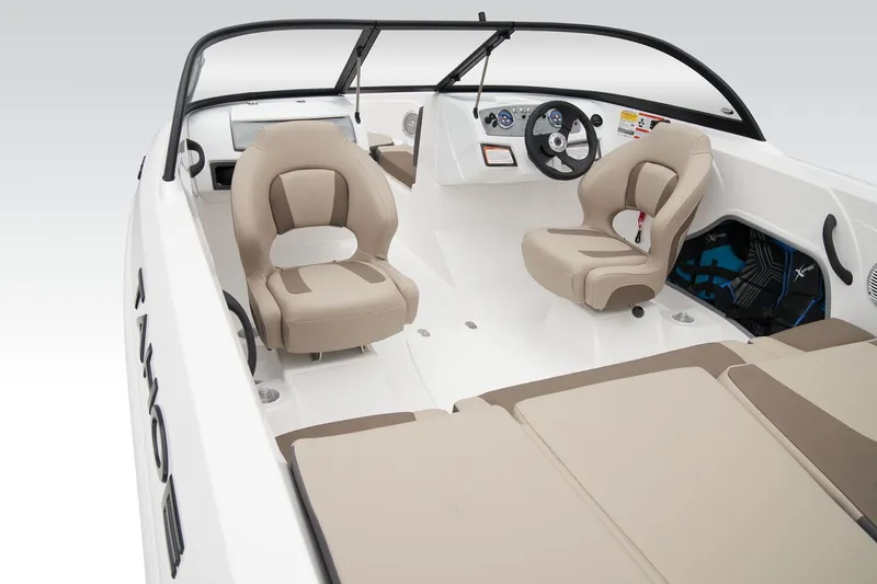 Slide: The Image of Tahoe 185 S 2025 - 38