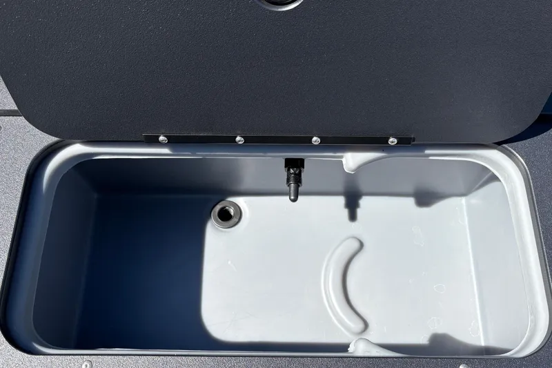 Slide: The Image of Livewell compartment in 2026 Sun Tracker SportFish 20 DLX boat. - 28