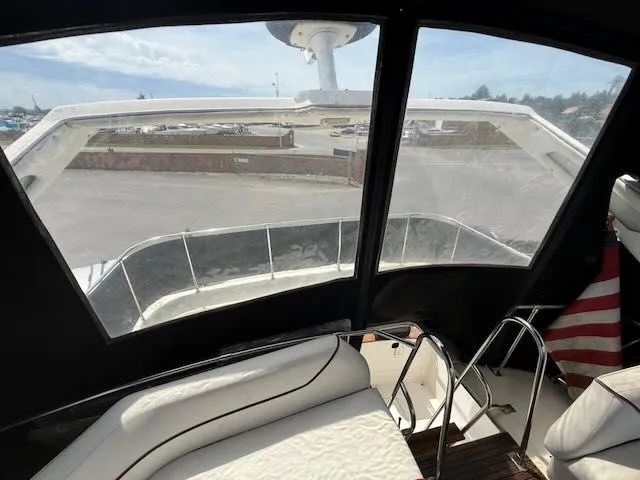 Slide: The Image of Interior view of 1990 Bayliner 3888 Motoryacht. - 46