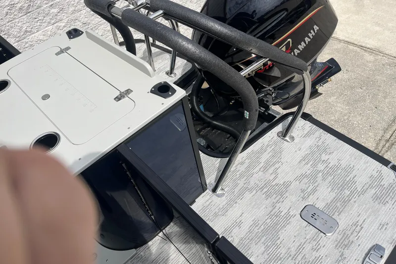 Slide: The Image of Starcraft EXS 3 FD 2026 boat with Yamaha motor, featuring a sleek deck design. - 30