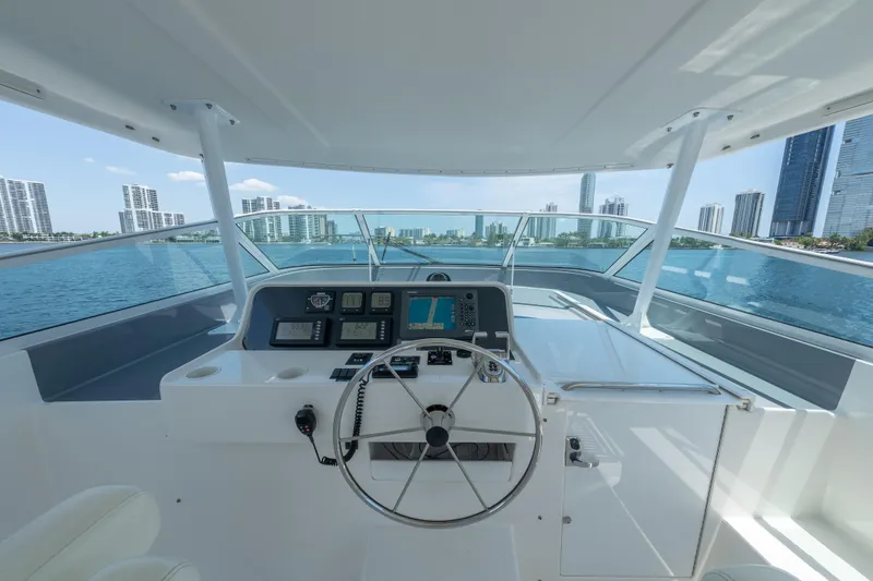 Slide: The Image of 2007 Pacific Mariner Pilothouse yacht helm with city skyline view. - 31