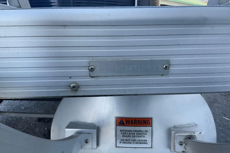 Slide: The Image of 2019 Bennington SX 20 SSRX boat identification plate and warning label. - 4