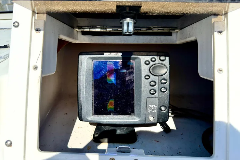Slide: The Image of Fishfinder display on 2005 Sea Pro 220 Walk Around boat. - 22