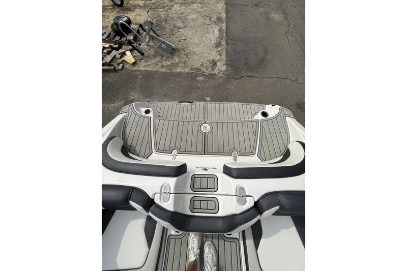 Slide: The Image of 2025 Yamaha Boats 195S swim platform with sleek design and comfortable seating. - 10