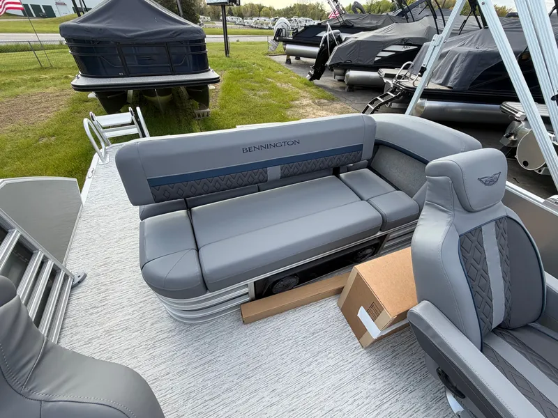 Slide: The Image of Bennington M Series 22 M-Swing Back 2026 - 8