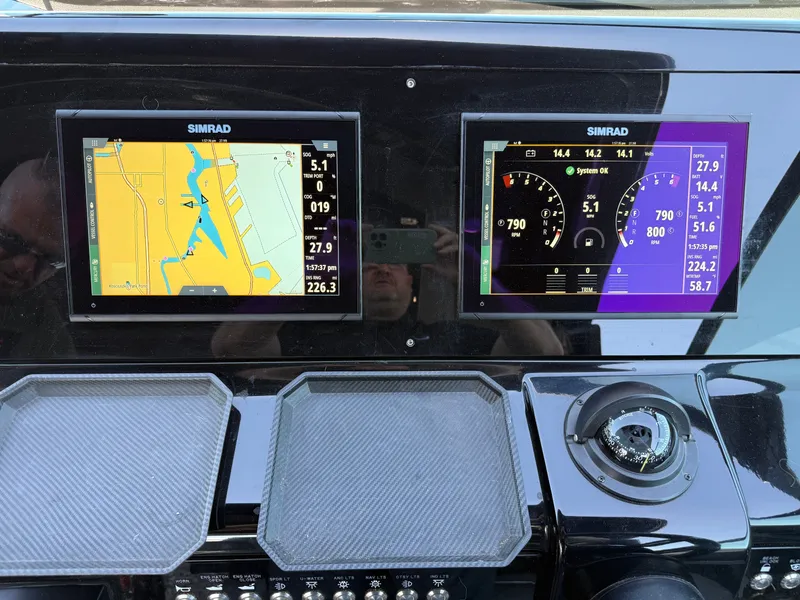 Slide: The Image of Cruisers 38 GLS 2021 - 102