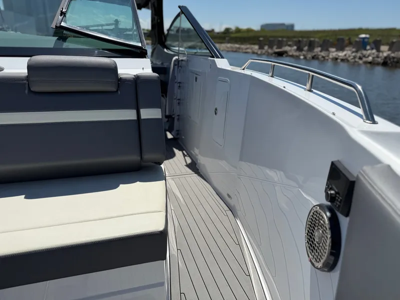 Slide: The Image of Cruisers 38 GLS 2021 - 104