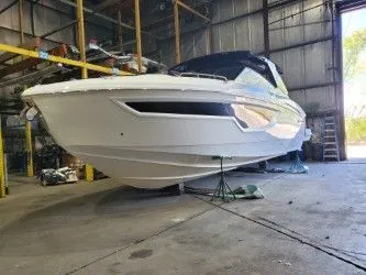 Slide: The Image of Cruisers 38 GLS 2021 - 121