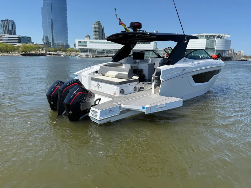 Slide: The Image of Cruisers 38 GLS 2021 - 7
