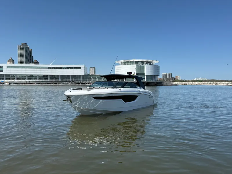 Slide: The Image of Cruisers 38 GLS 2021 - 70