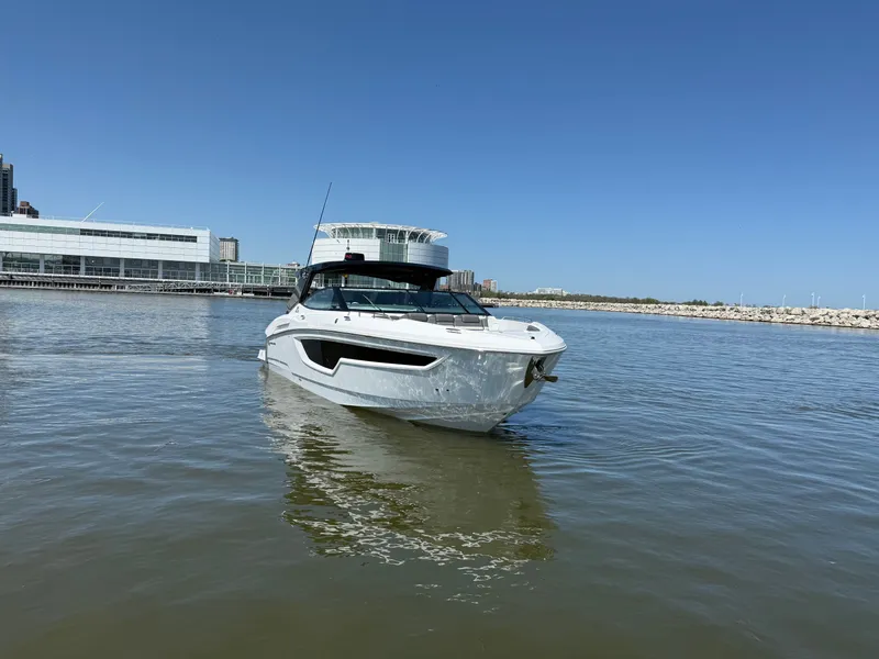 Slide: The Image of Cruisers 38 GLS 2021 - 75
