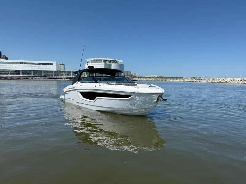 Slide: The Image of Cruisers 38 GLS 2021 - 79
