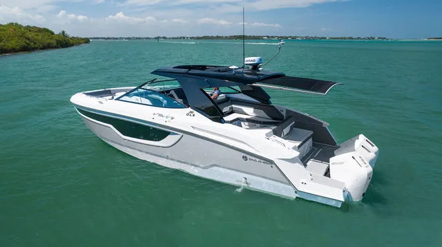 Slide: The Image of Cruisers 38 GLS 2021 - 139