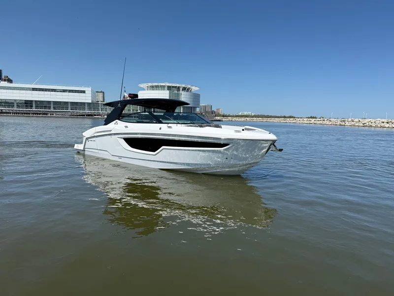 Slide: The Image of Cruisers 38 GLS 2021 - 84