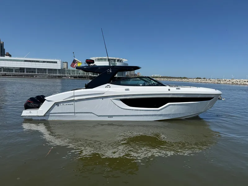 Slide: The Image of Cruisers 38 GLS 2021 - 89