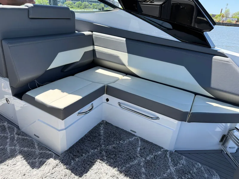 Slide: The Image of Cruisers 38 GLS 2021 - 95
