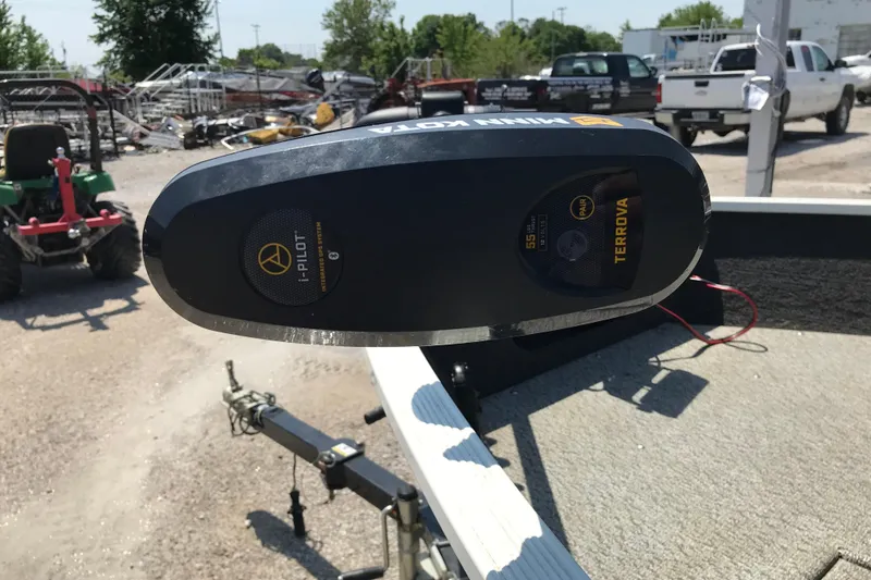 Slide: The Image of 2014 Lowe Fishing Machine 165SC Pro with Minn Kota Terrova trolling motor. - 14