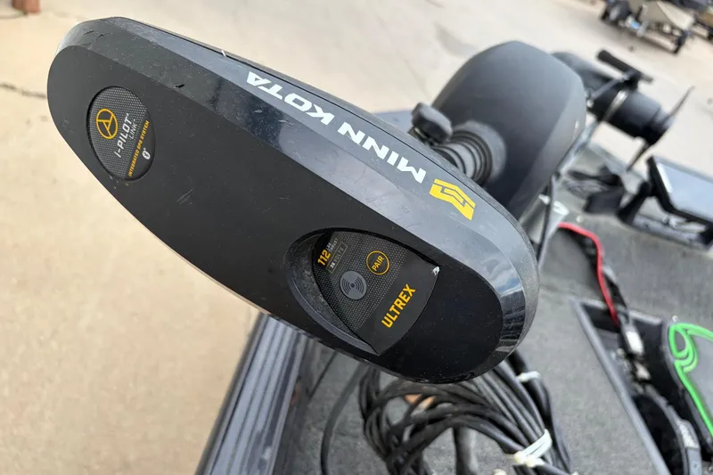 Slide: The Image of Minn Kota Ultrex motor on 2018 Polarcraft TX 195 boat, featuring i-Pilot technology. - 31