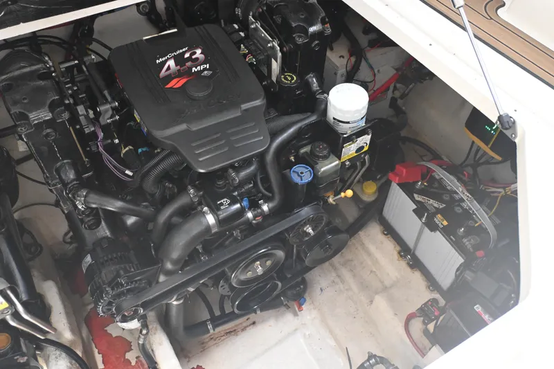 Slide: The Image of Engine compartment of a 2005 Sea Ray Sundancer 280 with MerCruiser 4.3 MPI engine. - 30