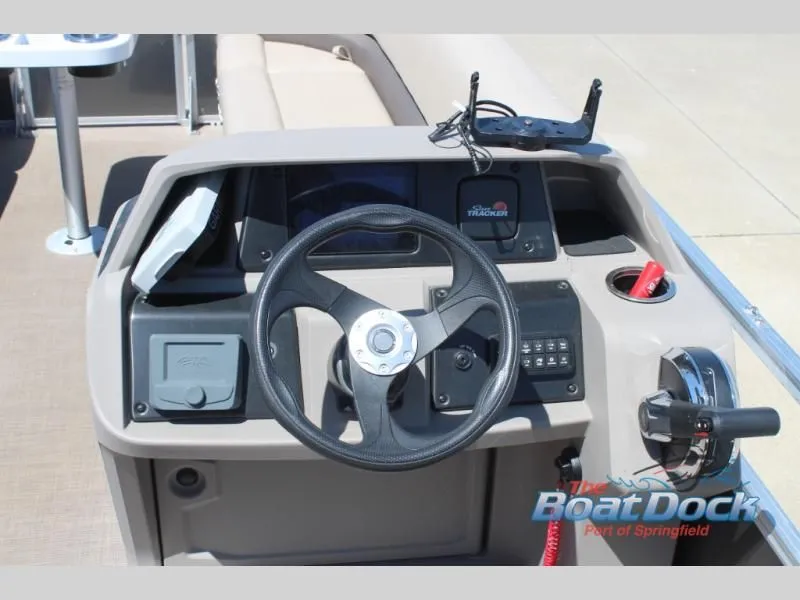 Slide: The Image of Party Barge 18 DLX 2024 - 23