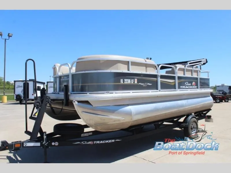 Slide: The Image of Party Barge 18 DLX 2024 - 5