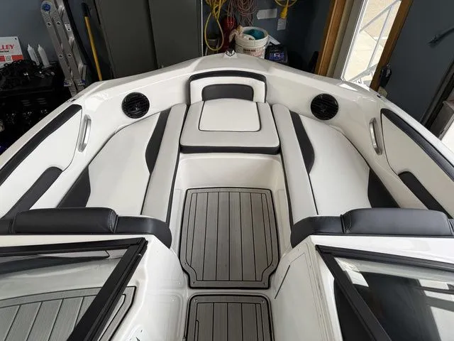 Slide: The Image of Yamaha 195S 2026 - 21