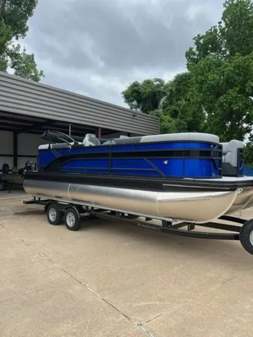The Image of Bennington 22 S STERN RADIUS 2026 - 1
