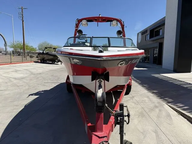 Slide: The Image of Nautique Super Air Nautique 230 2012 - 4