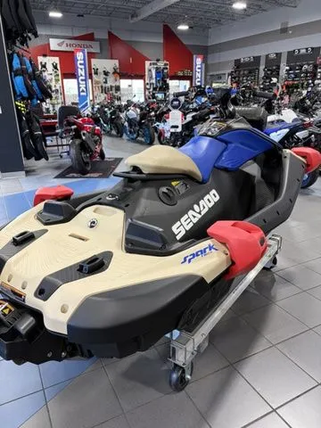 Slide: The Image of Sea-Doo Spark Trixx for 1 2025 - 3