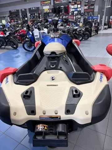 Slide: The Image of Sea-Doo Spark Trixx for 1 2025 - 4
