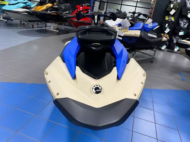 Slide: The Image of Sea-Doo Spark Trixx for 1 2025 - 9