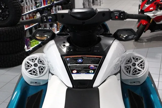 Slide: The Image of Yamaha FX Cruiser HO 2026 - 10