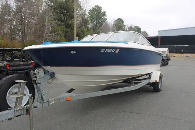 The Image of Bayliner 215 Bow Rider 2005 - 1