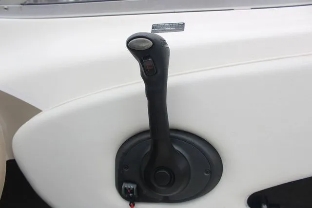 Slide: The Image of Bayliner 215 Bow Rider 2005 - 9