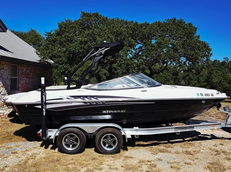 The Image of Stingray 208 LR 2021 - 0