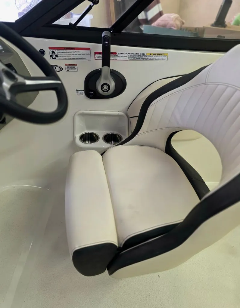 Slide: The Image of Stingray 208 LR 2021 - 10