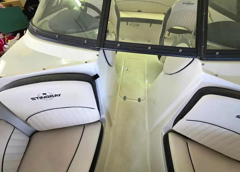 Slide: The Image of Stingray 208 LR 2021 - 17