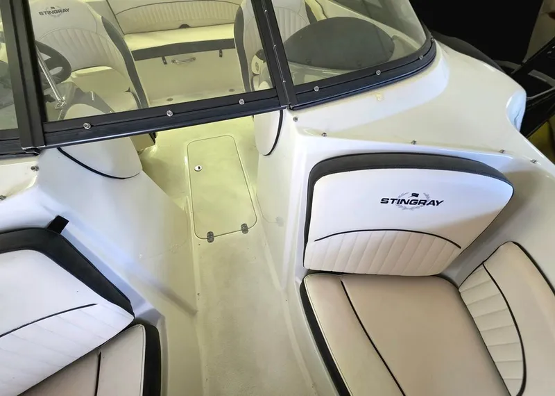 Slide: The Image of Stingray 208 LR 2021 - 18