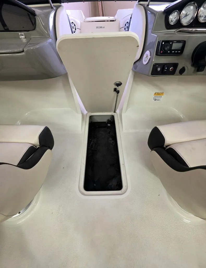 Slide: The Image of Stingray 208 LR 2021 - 21