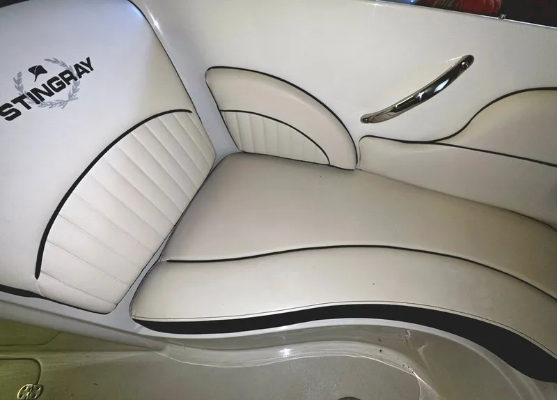 Slide: The Image of Stingray 208 LR 2021 - 22